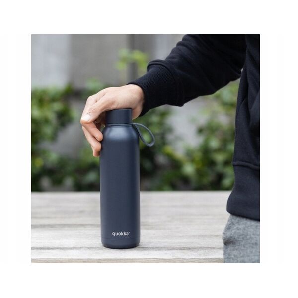 Quokka Solid With Strap - Butelka termiczna ze stali nierdzewnej 630 ml z paskiem (Slate)