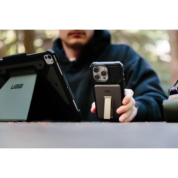 UAG Ultra Slim 5K - powerbank 5000 mAh z podstawką, ładowanie bezprzewodowe 10W, kompatybilny z MagSafe, kabel w zestawie (titanium)