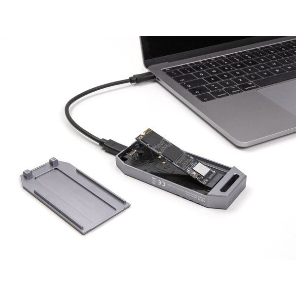 DELOCK M.2 NVMe SSD Gehäuse USB 40 Gbps - werkzeugfrei