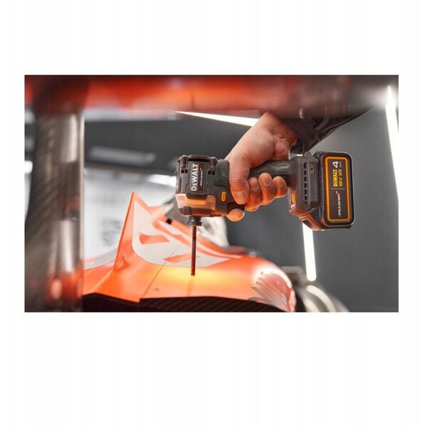 IMPACT DRIVER CD. DCF85MM2T-QW 18V 2X4AH