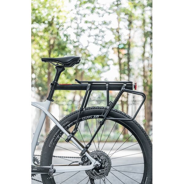 RockBros Wytrzymały bagażnik rowerowy z półką i funkcją siodełka i lampką tylną LED czarny Wytrzymały bagażnik rowerowy z półką i funkcją siodełka i lampką tylną LED czarny