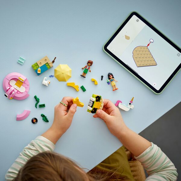 LEGO Friends Impreza na basenie z jednorożcem i flamingiem (42658)