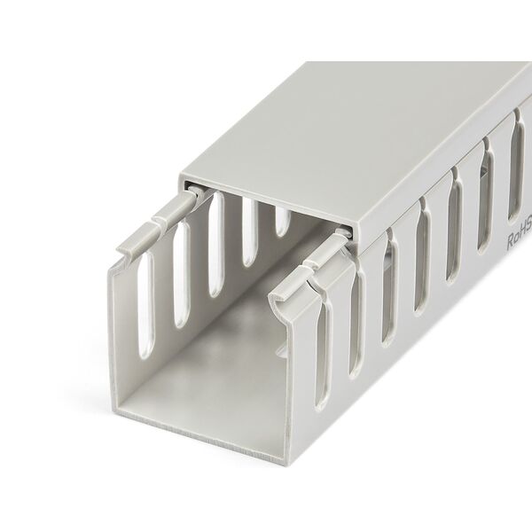 Κανάλι καλωδίων STARTECH.COM 2m - 50x50mm - Κανάλι καλωδίων με σχισμές 8mm - Κάλυμμα καλωδίων PVC - έως 80 καλώδια