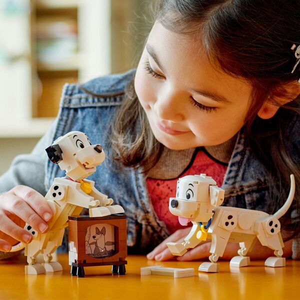 LEGO Disney 101 dalmatyńczyków — Szczeniaczki Szczęściarz i Penny (43271)