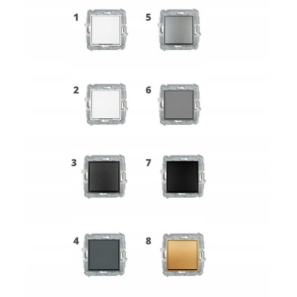 Αδιάβροχη πρίζα Karlik Icon 12IGPB-1zdp με γείωση 2P+Z, καπάκι καπνιστό, καλύμματα ρευμάτων μαύρο ματ