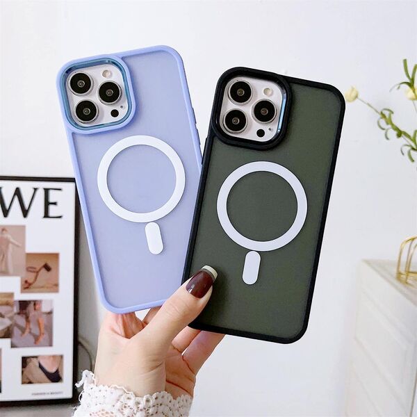Hurtel Magnetyczne etui z MagSafe Color Matte Case do iPhone 15 Plus - fioletowe
