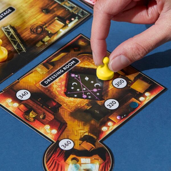 Επιτραπέζιο παιχνίδι Hasbro Gaming Cluedo Escape The Illusionist Club, FI