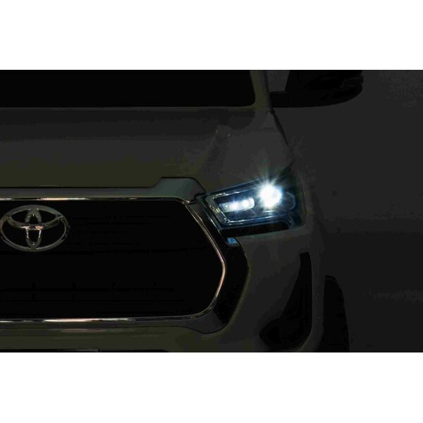 Toyota Hilux na akumulator dla dzieci Biały + Napęd 4x4 + Pilot + 2 bagażniki + Radio MP3 + LED