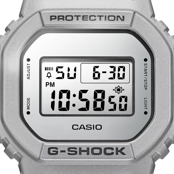 Zegarek G-SHOCK Casio G-Shock DW-5600FF-8ER 200m srebrny