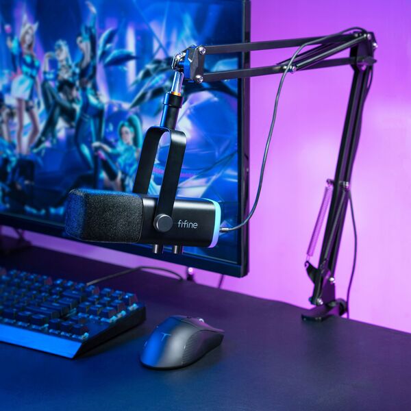 Δυναμικό μικρόφωνο στούντιο Fifine AM8T USB/XLR RGB με βάση PnP