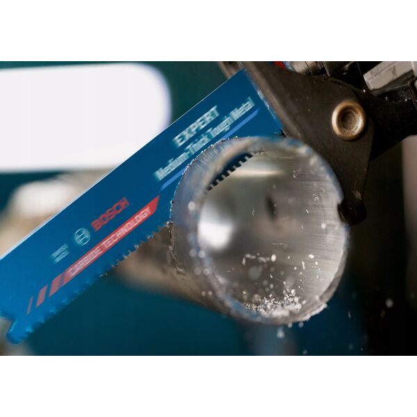 Bosch Professional 25x S 1122 BF + 1x Expert Medium-Thick Tough Metal' S 1155 HHM sabre saw blade (for tough steel, stainless steel
