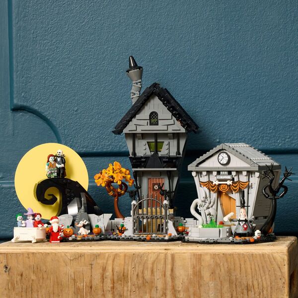 LEGO Ideas Disney: Miasteczko Halloween Tima Burtona (21351)