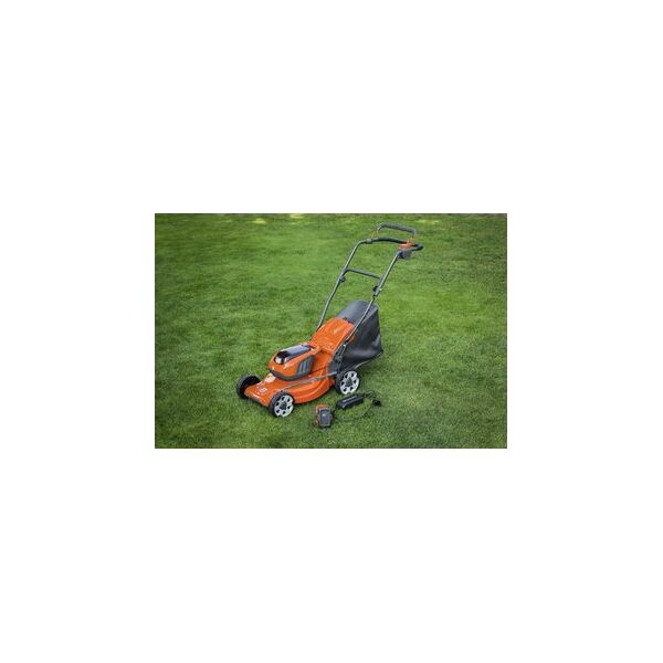 Cordless lawnmower HUSQVARNA LC137i with accessories