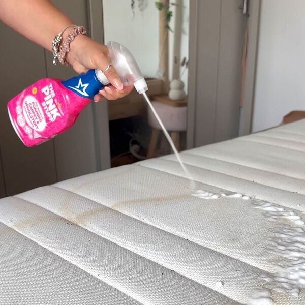 The Pink Stuff Pianka do czyszczenia THE PINK STUFF spray do dywanów i tapicerki 500 ml