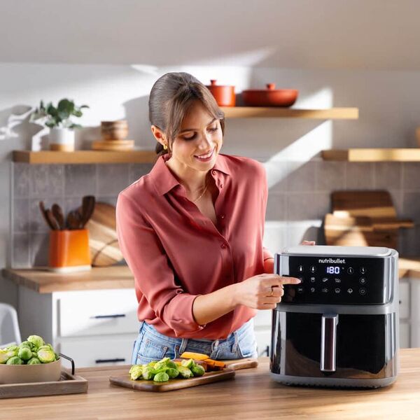 Heißluftfritteuse CRISPLITE VISION(schwarz/silber, 2.000 Watt, Korb 8 Liter, mit Sichtfenster)