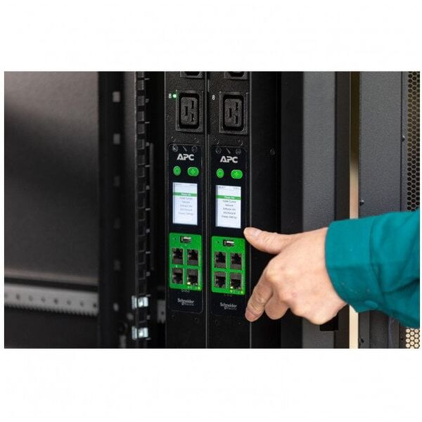 APC Easy PDU Switched Zero U 32A 230V 20 C13 4 C19 IEC309