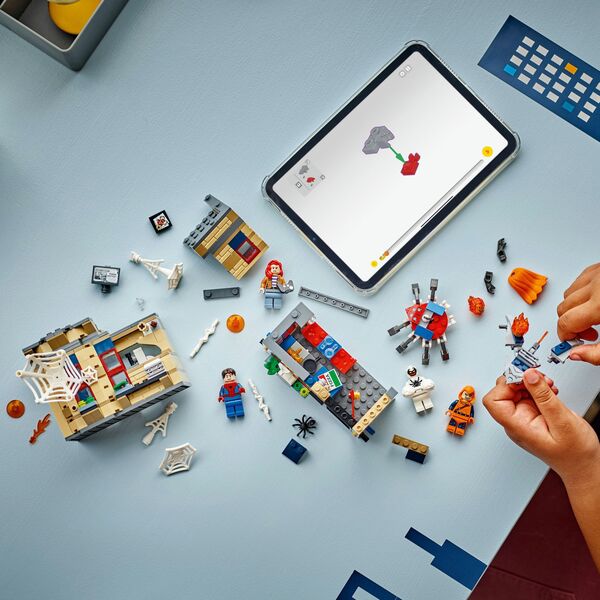 Super Mario Mario Kart™ — Interaktywna figurka LEGO® Mario™ i Standard Kart (72043)