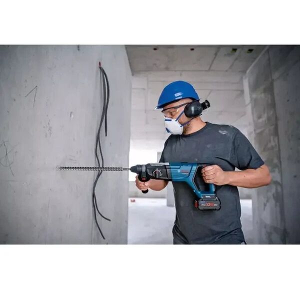 BOSCH ασύρματο περιστροφικό σφυρί GBH 18V-28 D Professional solo, 18Volt (μπλε/μαύρο, χωρίς μπαταρία και φορτιστή)