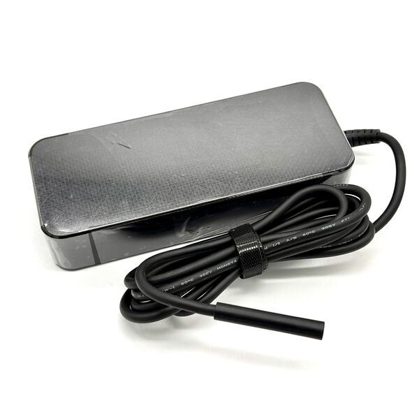 BTI 127W 15V 8A AC ADAPTER