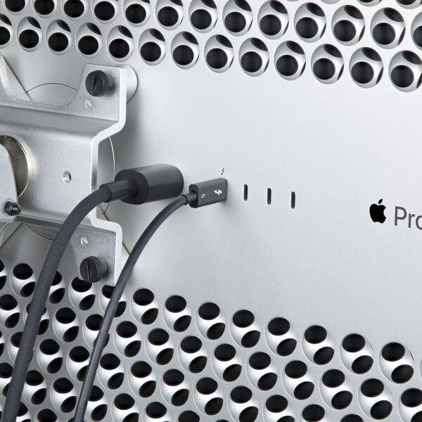 1M THUNDERBOLT 5 CABLE