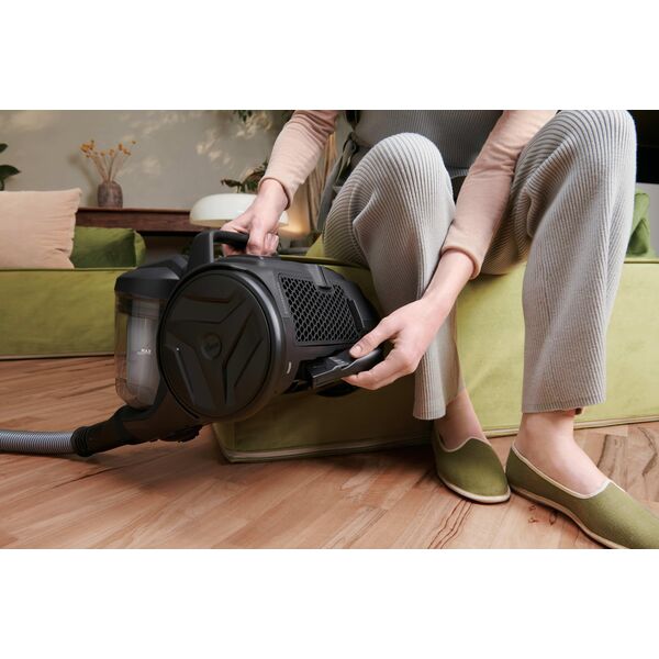 Cyclonic vacuum cleaner HOOVER HP105HM 011