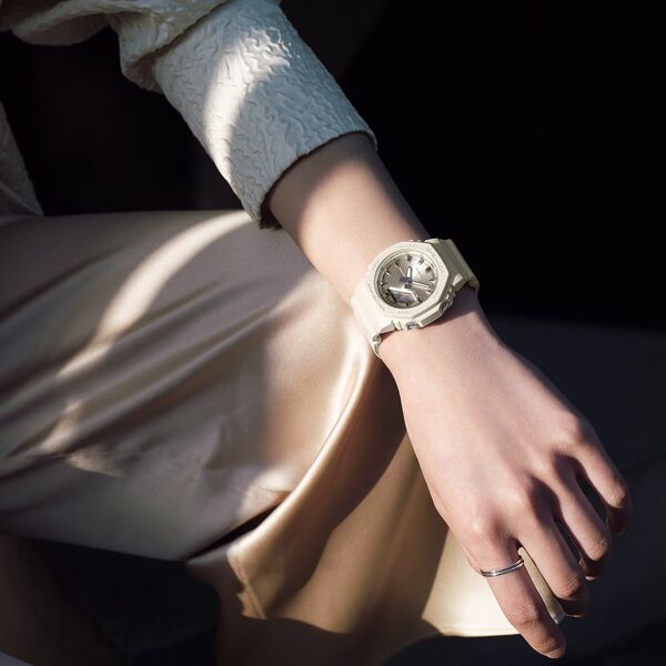 Casio G-Shock GMA-P2100ST-7AER  200m beżowy