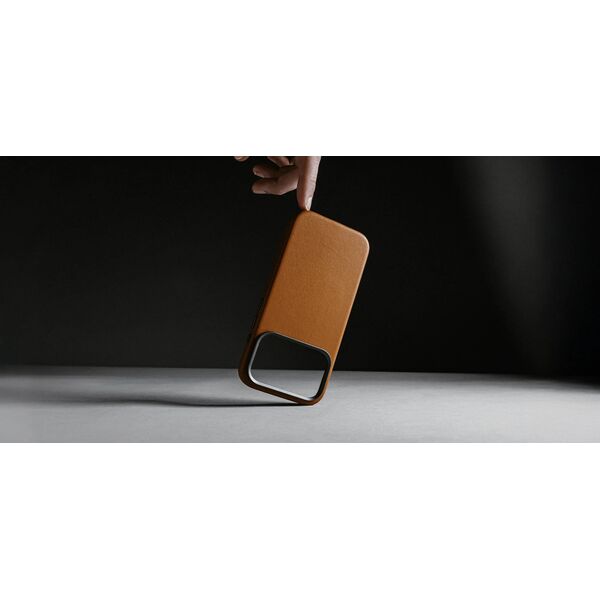 Nomad Traditional Leather Case, english tan - iPhone 2025 Pro Max