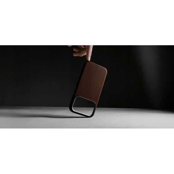 NOMAD Traditional Leather Case - skórzane etui do iPhone 17 Pro kompatybilne z MagSafe (brown)