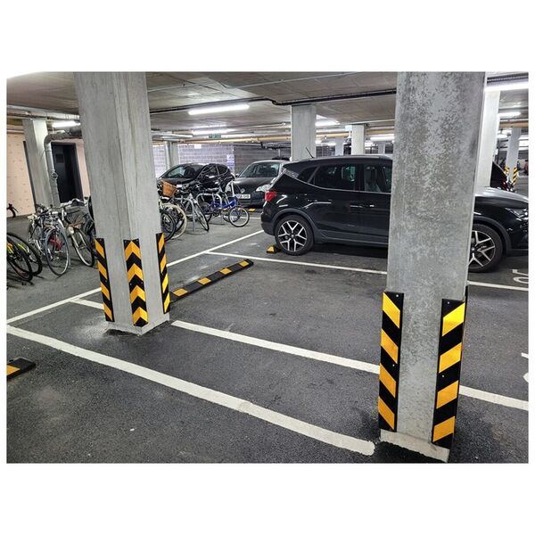 Bormann pro Bpp2491 Γωνια Προστασιας Parking Λαστιχενια Υψος 80cm με Ανακλαστικες Ταινιες 070870 έως 12 Άτοκες Δόσεις