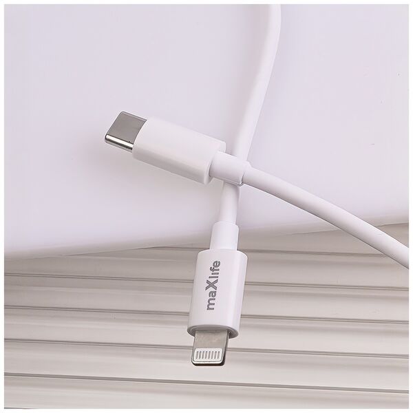 Maxlife MXTC-06-20AC PD QC charger 1x USB-C 1x USB 20W white + USB-C - Lightning cable 20W 5907457738423